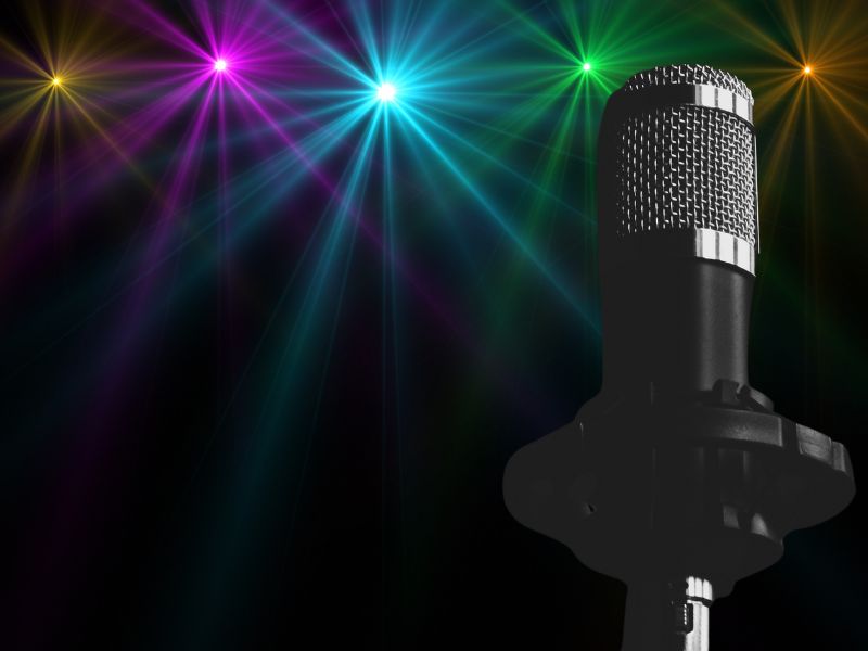 Center Stage: Finding the Perfect Microphone for Live Performances